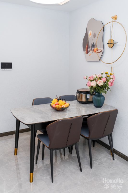 95㎡三居，客餐廳之間打造工作區(qū)，將生活與工作和諧結合